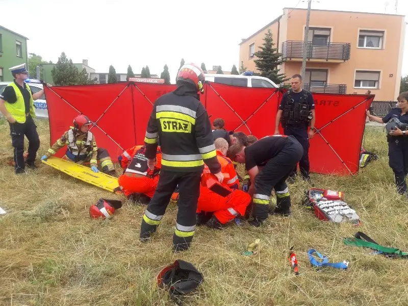 Poważny Wypadek. Motocyklista Walczy O życie (ZDJĘCIA) - Poscigi.pl