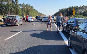 Zderzenie pięciu samochodów na S3. Droga znad morza zablokowana (ZDJĘCIE CZYTELNIKA)