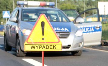 Śmiertelny wypadek. Busem wjechał w pracowników na drodze. Zginęły dwie osoby