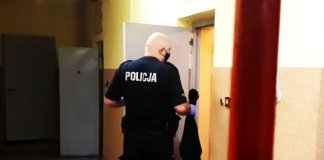 Wpadł naćpany kierowca. Okazało się, że był poszukiwany