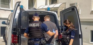 Były pracownik ukradł z firmy w Zielonej Górze laptopy warte 140 tys. zł. Wszystko nagrały kamery. Nie przyznaje się (FILM)