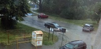 Po burzy zalane os. Śląskie w Zielonej Górze (ZDJĘCIA CZYTELNIKA)