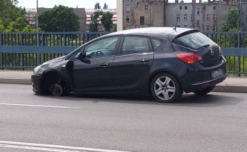 Od opla oderwało się koło i uderzyło w forda. Po chwili zderzyły się ford i bmw (ZDJĘCIA)