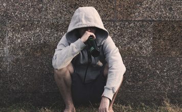 Dzieci upite do nieprzytomności trafiły do szpitala. Jedno miało 4 promile