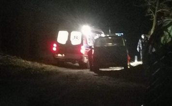 Dramatyczna akcja ratunkowa. Na miejscu policjanci z Krosna Odrzańskiego i Zielonej Góry. Desperatka miała ponad 4 promile alkoholu (ZDJĘCIA CZYTELNIKA)