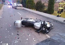 Wypadek w Przytoku z udziałem motocyklisty. Jest nieprzytomny. Na miejscu zielonogórscy strażacy (ZDJĘCIA)