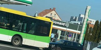 Zderzeniu audi i autobus MZK W Zielonej Górze (ZDJĘCIA CZYTELNIKA)