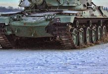 Co za okrucieństwo. Rosyjskie czołgi rozjechały samochód. 47-letni Mykoła zginął (FILM)