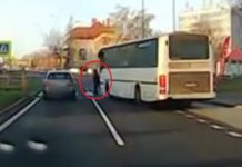 Sekundy do tragedii w Zielonej Górze. Mercedesem mógł potrąci pieszego. Kierowca tego pożałował (FILM)