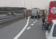 Zderzenie samochodów na zjeździe z S3. Korek na wjeździe do Zielonej Góry (ZDJĘCIA CZYTELNIKA)
