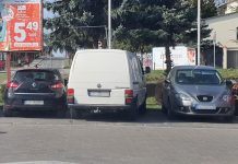 Tak zaparkował mistrz busem na parkingu marketu w Zielonej Górze