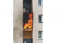 Pożar mieszkania w wieżowcu w Zielonej Górze. Widać duży ogień i dym (FILM, ZDJĘCIA CZYTELNIKÓW)