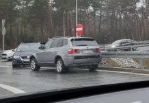 Zderzenie bmw i volkswagena na rondzie zjazdowym z S3 w Zielonej Górze (ZDJĘCIE CZYTELNIKA)
