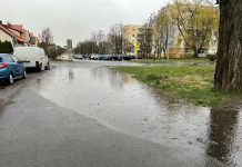 Ulewa z gradem i burzą nad Zieloną Górą. Zalane niektóre ulice (FILM, ZDJĘCIA CZYTELNIKA)