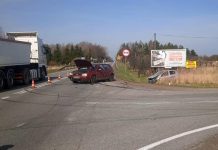 Wypadek w Nowogrodzie Bobrzańskim. Zderzenie toyoty i volkswagena. Ranna jedna osoba (ZDJĘCIE CZYTELNIKA)