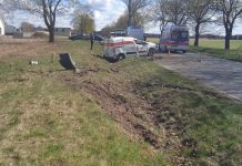 Wypadek pod Zieloną Górą. Samochód poczty wypadł z drogi. Kierowca trafił do szpitala (ZDJĘCIA CZYTELNIKA)