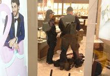 Atak szaleńca w Focusie w Zielonej Górze. Zdemolował Apart, personel ukrył się na zapleczu (FILM, ZDJĘCIA CZYTELNIKÓW)