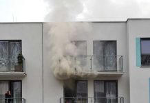 Pożar mieszkania w bloku w Zielonej Górze. To przez zwarcie w kuchence elektrycznej (ZDJĘCIA CZYTELNIKÓW)