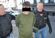 Bez powodu atakował kobiety. Jedną dźgnął kilka razy nożem