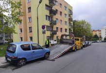 Kolejne uciążliwe wraki odholowała zielonogórska straż miejska (ZDJĘCIA)