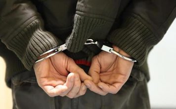 Groził policjantom śmiercią, wyzywał ich i szarpał się. Może spędzić w więzieniu dwa lata