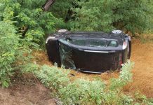 Z drogi wypadł citroen, w aucie nie ma nikogo (ZDJĘCIE CZYTELNIKA)