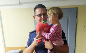 Kompletnie pijana Ukrainka szła z maleńką córeczką w wózku. Matka wydmuchała 4 promile alkoholu