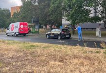 Zderzenie busa firmy kurierskiej i nauki jazdy w Zielonej Górze (ZDJĘCIA CZYTELNIKA)