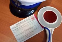 Kierowca z Zielonej Góry był w szoku. Dostał gigantyczny mandat za parkowanie pod pałacem w Zatoniu