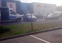 Zderzenie toyoty i mitsubishi pod byłym Tesco w Zielonej Górze (ZDJĘCIE CZYTELNIA)