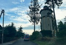 Chwile grozy w Zielonej Górze. Młoda kobieta chciała skoczyć z dachu wieży ciśnień (ZDJĘCIA CZYTELNIKA)