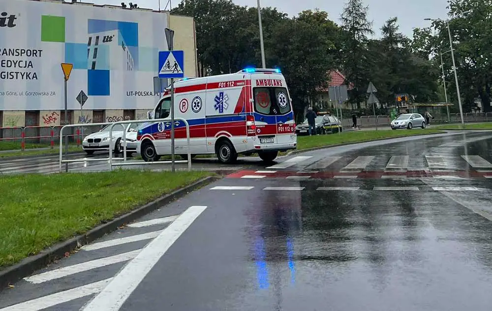 Wypadek W Zielonej Górze. Samochód Enei Uderzył W Toyotę (ZDJĘCIA ...