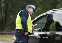 Trwa duża akcja drogówki w Zielonej Górze. Kontrole trzeźwości. Z góry kierowców obserwuje dron (ZDJĘCIA)