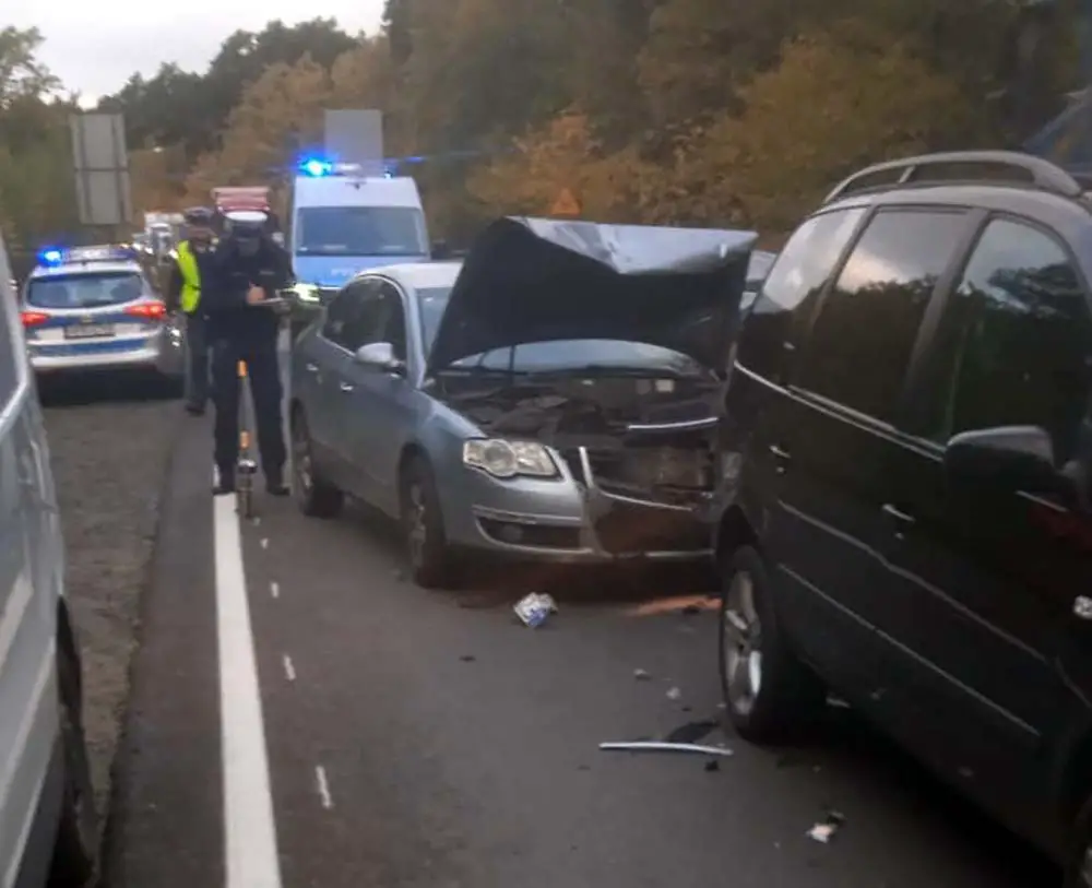 Wypadek W Zielonej Górze. Zderzenie Trzech Samochodów. Ranna Jedna ...