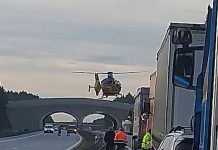 Wypadek na S3. Dachował samochód. Wylądował śmigłowiec LPR (ZDJĘCIA CZYTELNIKA)