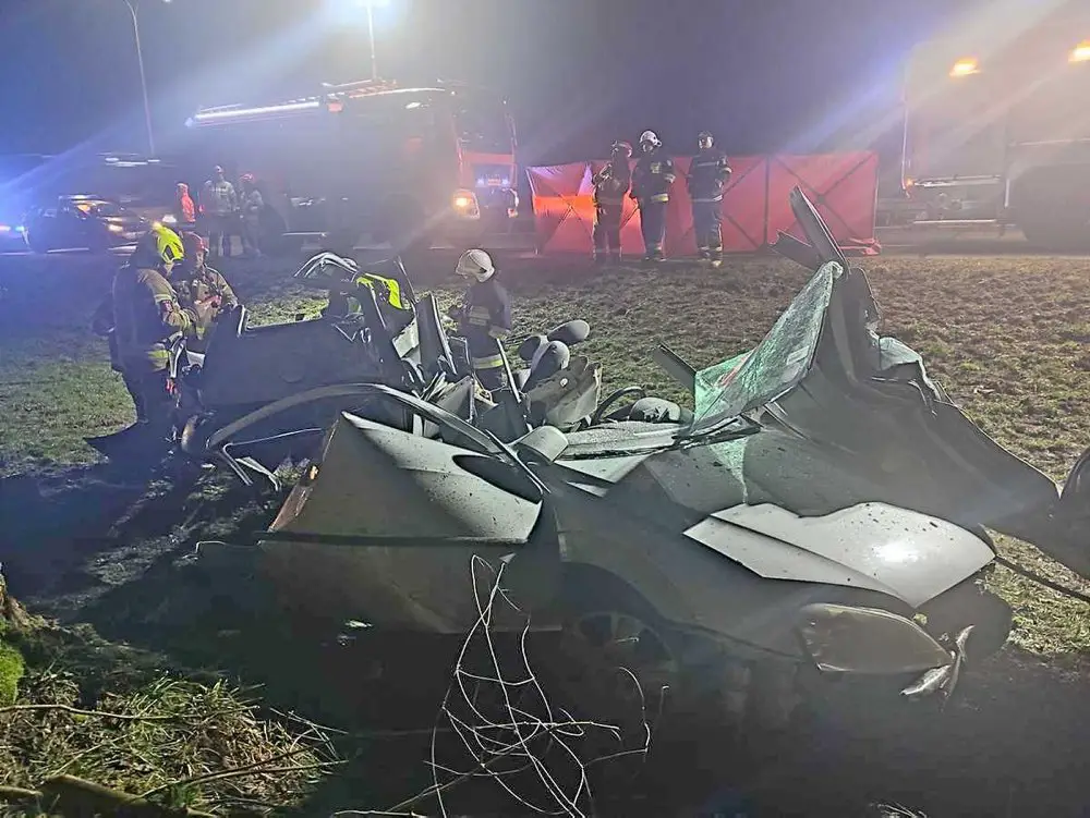 Tragiczny Wypadek W Ostatni Dzień świąt. Trzy Osoby Nie żyją, Czwarta ...