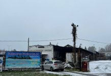 Spłonęła cała hala w Zielonej Górze. Z ogniem walczyło 20 jednostek strażaków. To był jednej z największych pożarów w Zielonej Górze (ZDJĘCIA)