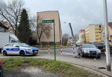 Pijana kierująca audi wypadła z ronda w Zielonej Górze (ZDJĘCIE CZYTELNIKA)