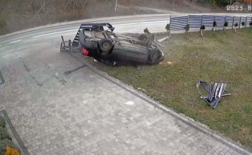 Roztrzaskał audi ogrodzenie i dachował. Wszystko się nagrało (FILM)