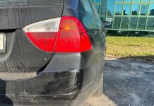 Ktoś uszkodził zaparkowane BMW w Zielonej Górze i uciekł