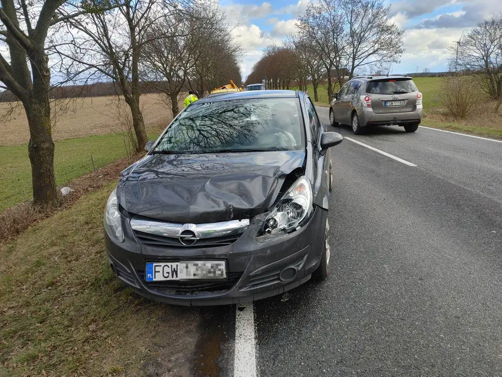 Rozbite Trzy Samochody. Winny Kierujący Samochodem Z Odpadami (ZDJĘCIA ...