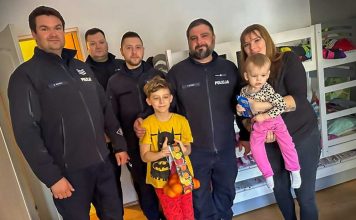 Panik Kasia sama wychowuje siedmioro dzieci. Wielką niespodziankę sprawili jej policjanci (ZDJĘCIA)