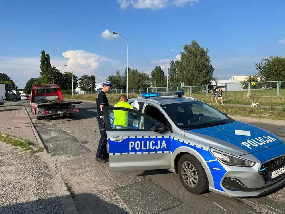 Wypadek W Zielonej Górze. Zderzenie Forda Z Motocyklistą (ZDJĘCIA ...