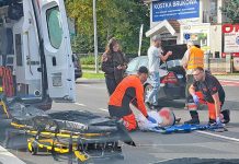 Poważny wypadek w Zielonej Górze. Mercedesem potrącił dwie osoby na pasach. 22-latek ciężko ranny