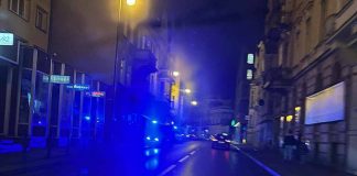 Napad na Żabkę w Zielonej Górze. Bandzior użył gazu. Szuka go policja