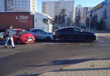 Zderzenie trzech samochodów w Zielonej Górze. Na miejscu policja