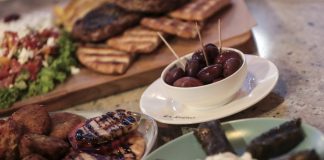 Grecka uczta w restauracji Cosmos w Zielonej Górze (ZDJĘCIA)