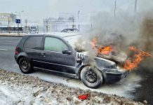 Pożar samochodu w Zielonej Górze. Spłonął volkswagen (FILM, ZDJĘCIA)