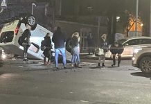 Wypadek w Zielonej Górze. Zderzenie trzech samochodów. Jeden dachował (ZDJĘCIA)