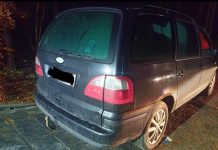 Tajemnicza śmierć w Czerwieńsku. Znaleziono zakrwawione ciało mężczyzny. Obok stał jego samochód